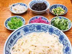 老北京炸酱面-门框胡同百年卤煮(新街口店)