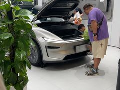 -TESLA 特斯拉(广州天环广场体验店)