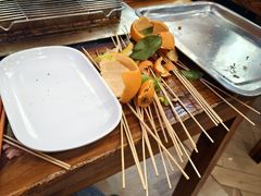 -哈尔滨小酒馆·鲜肉现穿自助烧烤(康新花园店)