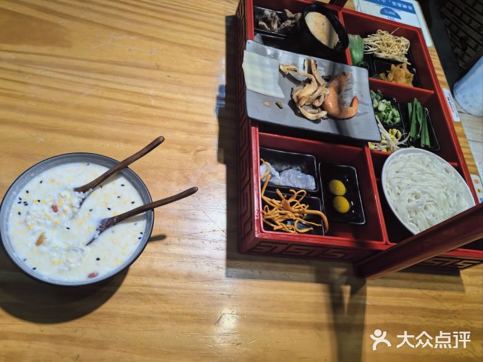 勺子米线·云南传统小吃市集(四方街店)图片