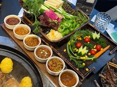 东北蘸酱菜-蘸小院铁锅炖·蘸酱菜·东北菜(怀远门店)