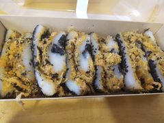 蛋黄肉松切糕-米阿糯糕团•酒酿•甜品(莫愁店)