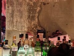 -FOUR PLAY BAR