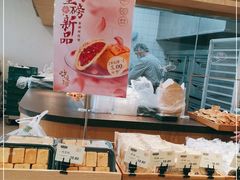 面包甜点陈列柜-泸溪河桃酥(江宁万居汇店)
