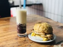 猪扒蛋菠萝包-沙溪兄茶餐厅