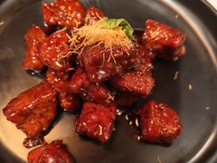 红酒泡沫牛仔粒-荟廷·晶萃(陆家嘴尚悦湾店)