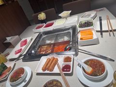 -海底捞火锅鲜切牛肉主题店(长寿路店)