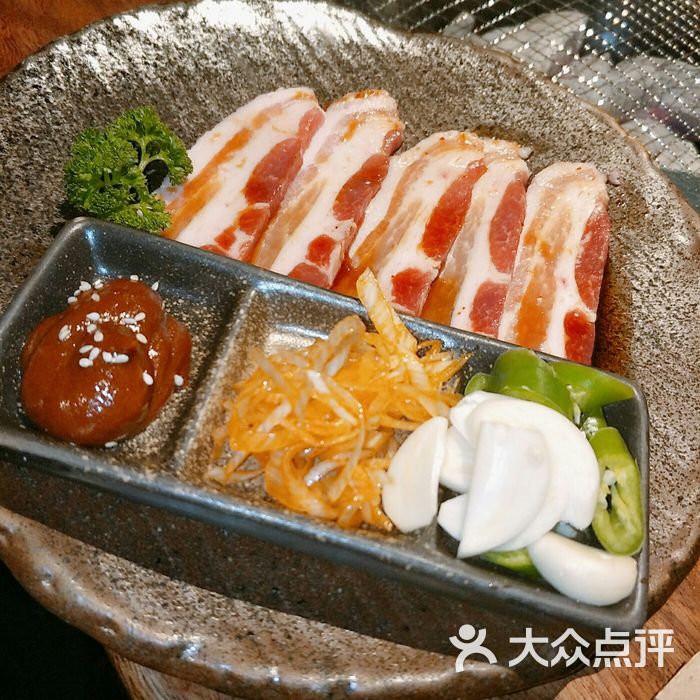 御牛道日式料理炭火烤肉