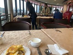 靠窗位-汇泉王朝大饭店-旋转餐厅(南海路店)