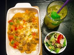 -樱花里音乐餐吧·牛扒椰子鸡(东圃店)