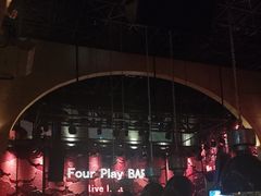 -FOUR PLAY BAR