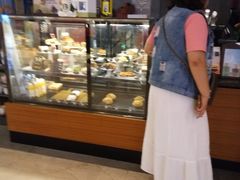面包甜点陈列柜-星巴克(大连柏威年店)