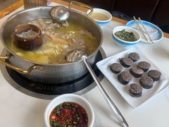 -朴小妹人参鸡汤火锅(长白山万达店)