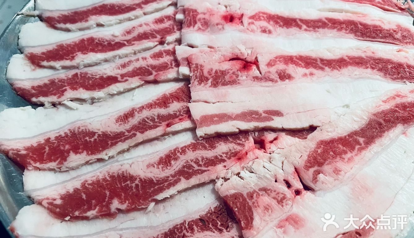 起风降温该咋办？小姐姐说没有比这样吃一顿烤肉更带劲儿的了！