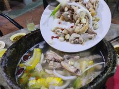 -墨脱石锅椰子鸡•香草鸭•东山羊(大东海店)