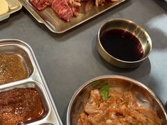 -围炉肉舍•炭烤活鳗•丹东海鲜烤肉(步行街店)