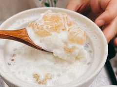 椰汁银耳炖桃胶-小团圆糖水铺(襄阳南路店)