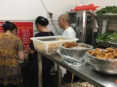-陆师傅砂锅烫菜(圆通街店)