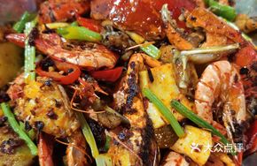 Spicy Shrimp Crab and Frog Stir-fry