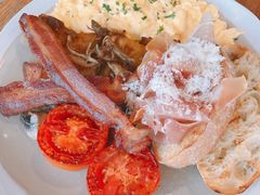 -ROAST coffee & eatery