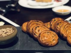 鹅肝酱葱油饼-杭州西子湖四季酒店·金沙厅