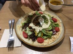 照烧鸡肉配牛油果拉法沙拉-HELLO 27 意面·沙拉·帕尼尼