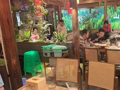 -野山舂·贵州现舂酸汤火锅(鸿通城店)