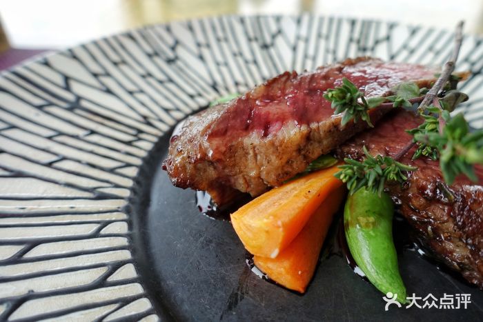 低温烟熏小牛排