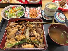 招牌牛肉浇饭B套餐-桃屋日本料理(清华科技园店)