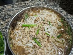 -正宗杨记普洱酸醋米线(总店)
