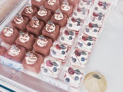 -UNI UNI(环亚凯瑟琳店)