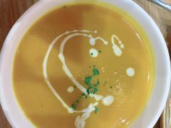 南瓜汤-HELLO 27 意面·沙拉·帕尼尼