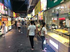 自助取餐区-泰龙城小吃街