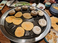 口蘑-明洞阿姨·韩式酱蟹烤肉·创意料理(三元桥店)