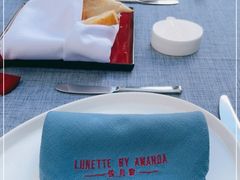 -弦月窗LUNETTE BY AMANDA(复兴路店)