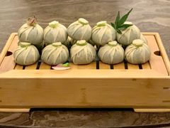 芰莱石榴球-伯衡55·吉品轩(乌鲁木齐南路店)