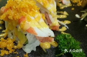 Crab Roe Sauce California Roll