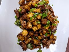 杏鲍菇炒牛肉粒-林芝工布庄园希尔顿酒店-猎味中餐厅