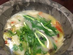 -姚记抚仙湖石锅鱼庄