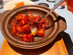 黄鱼鲞目鱼红烧肉-三利音·玖弄小鲜(浦东嘉里城店)