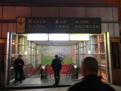 -上海长途客运南站-停车场