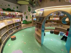 -新华书店(保利水城店)