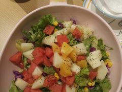 水果沙拉-街角等你.大连海鲜烧烤(西安路店)