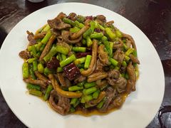 -余杨鸭鸭餐厅