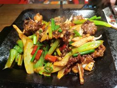 酱香牛蛙-穿越时尚餐厅(英武中路店)