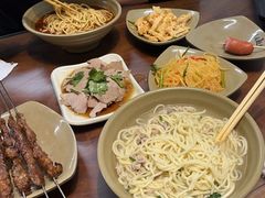-亮亮面馆(经六路店)