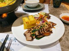 西贡炭烧烤猪颈肉配菠萝-美奈小馆·东南亚菜(福田星河COCO Park店)