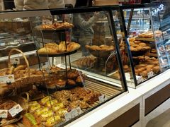 面包甜点陈列柜-巴黎贝甜(常德路店)