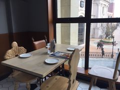 靠窗位-LENBACH兰巴赫西餐啤酒坊(大连东港店)