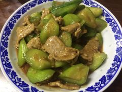 丝瓜炒肉-水墨食舍